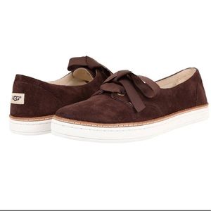 UGG Carilyn Suede Lace Up Shoes Size 7
